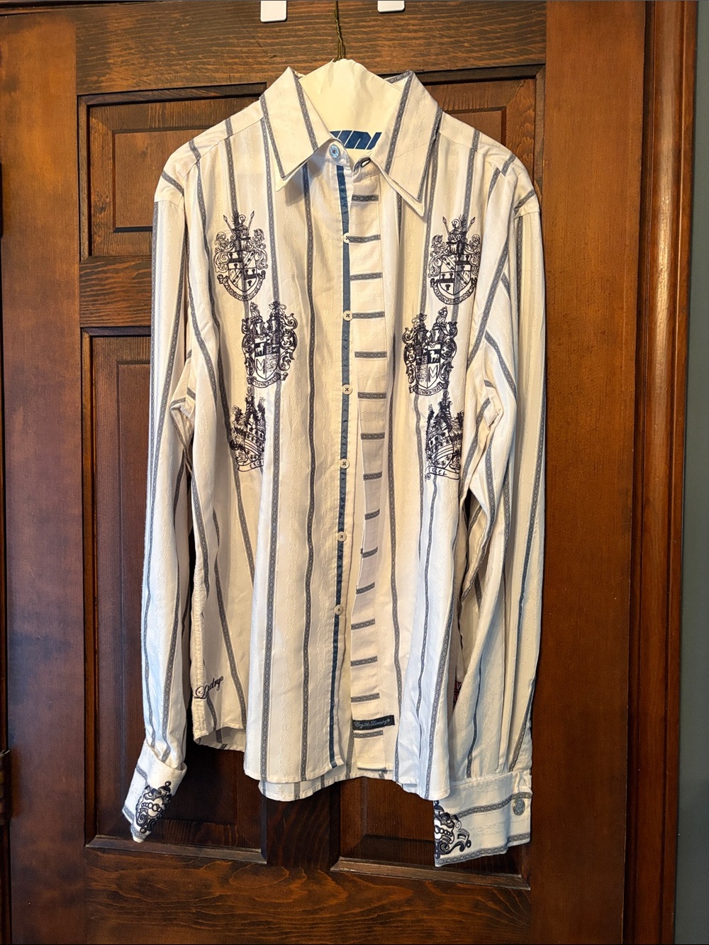 English Laundry White and Blue Striped Button-Down Shirt with Crest sz L